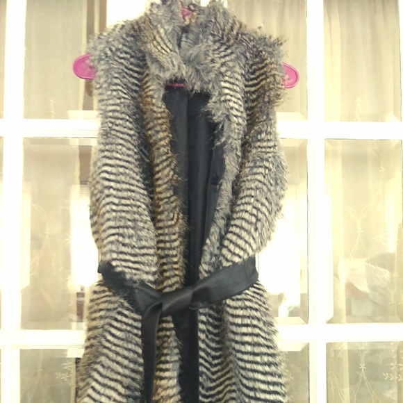 Charlotte Russe Jackets & Blazers - Charlotte Russe Womens Faux Fur Jacket Vest